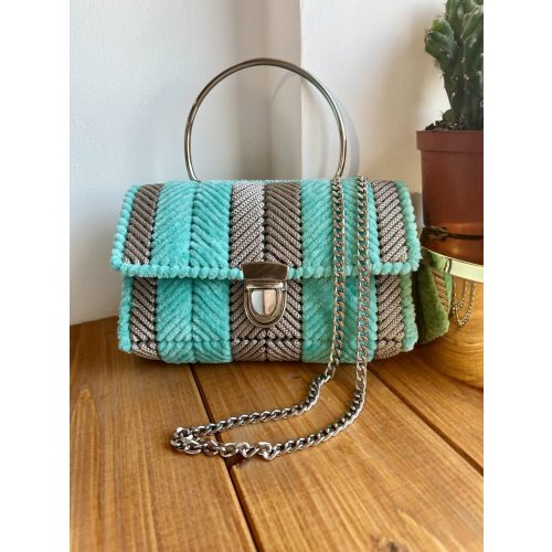 Türkiz-ezüst táska